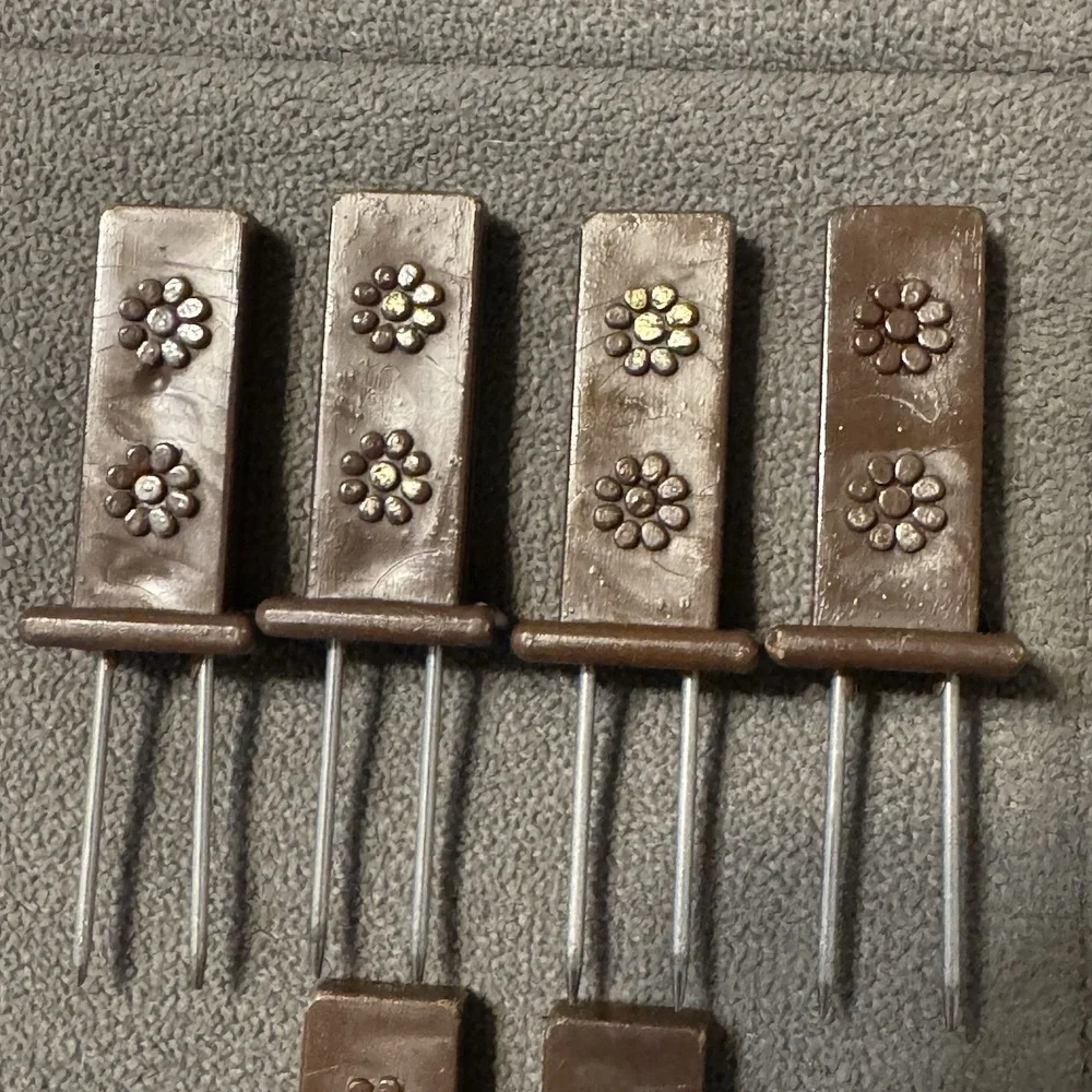 Vintage Travco Brown Yellow‎ Daisy Corn on the Cob Holders - 6 sets
